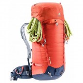 Лека туристическа раница Deuter Guide Lite 30+ с тегло 900 гр.